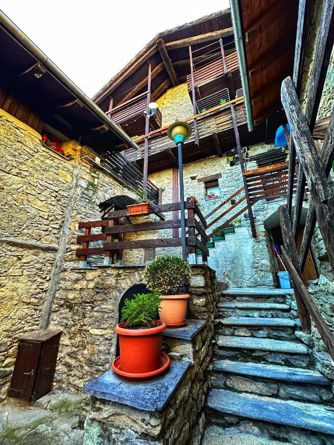 Meizon - La Montagna, Pila, Crevacol, Aosta E Valpelline Gignod Bagian luar foto