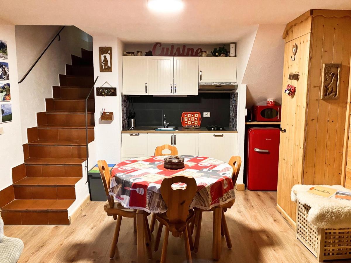 Meizon - La Montagna, Pila, Crevacol, Aosta E Valpelline Gignod Bagian luar foto